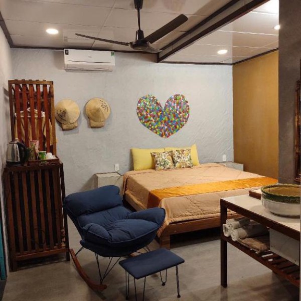 Phòng giường đôi có sân trong